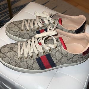 Gucci Women's Ace GG Supreme sneaker 37.5